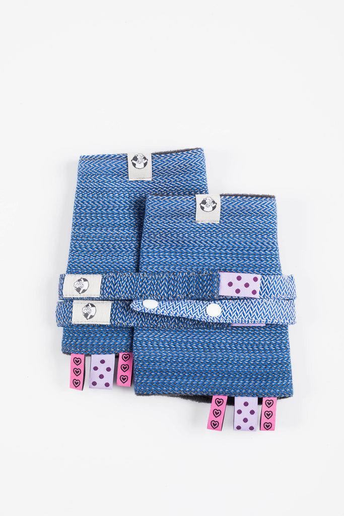 OceanoKidz.com - LennyLamb Drool Pads & Reach Straps Set - Little Herringbone Ombre Blue (60% cotton, 40% polyester)